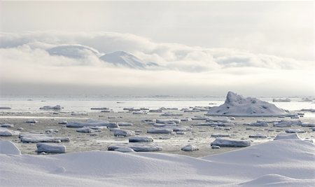 simsearch:400-05361285,k - Arctic glacier landscape - Spitsbergen, Svalbard Photographie de stock - Aubaine LD & Abonnement, Code: 400-05361420