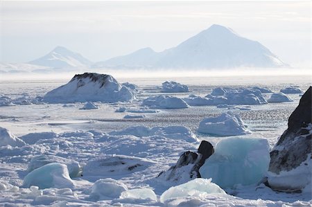 simsearch:400-05361285,k - Arctic glacier landscape - Spitsbergen, Svalbard Photographie de stock - Aubaine LD & Abonnement, Code: 400-05361423