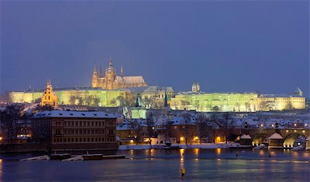 simsearch:400-05724405,k - Hradcany in winter, Prague, Czech Republic Stock Photo - Budget Royalty-Free & Subscription, Code: 400-05362364