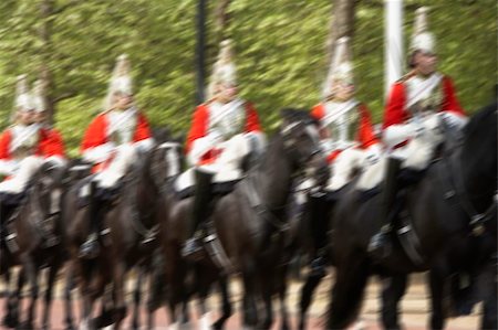 simsearch:841-06341531,k - Household Cavalry Riding In The Street Foto de stock - Royalty-Free Super Valor e Assinatura, Número: 400-05374292