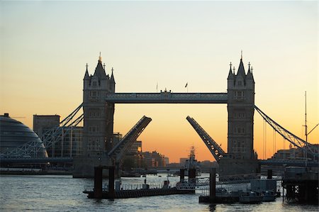 simsearch:6119-09253070,k - Tower Bridge At Sunset, London, England Foto de stock - Super Valor sin royalties y Suscripción, Código: 400-05374477