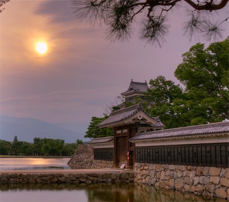 simsearch:400-07263208,k - Matsumoto Castle entrance in Matsumoto, Nagano, Japan. Fotografie stock - Microstock e Abbonamento, Codice: 400-05376508