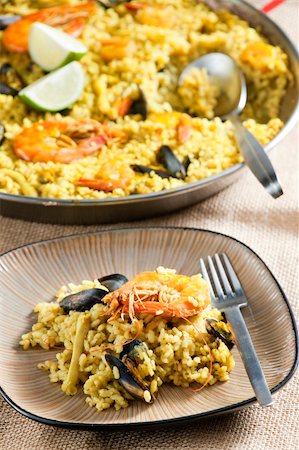 paella - paella with seafood Fotografie stock - Microstock e Abbonamento, Codice: 400-05379663