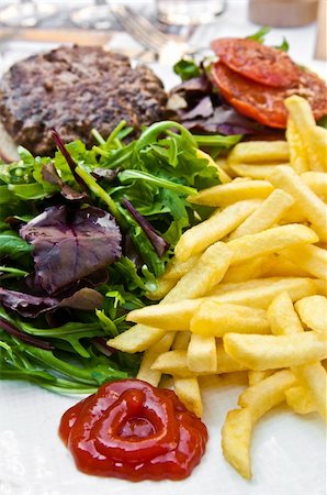simsearch:400-05664697,k - juicy steak beef meat with tomato and french fries Stock Photo - Budget Royalty-Free & Subscription, Code: 400-05371309