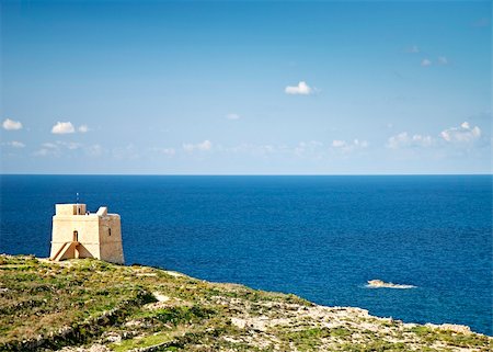 simsearch:400-08695427,k - old watchtower on gozo island coastline in malta Foto de stock - Super Valor sin royalties y Suscripción, Código: 400-05372098