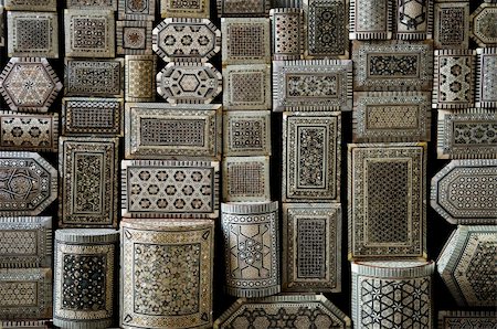 decorated souvenir boxes in cairo egypt souk market Foto de stock - Super Valor sin royalties y Suscripción, Código: 400-05372320