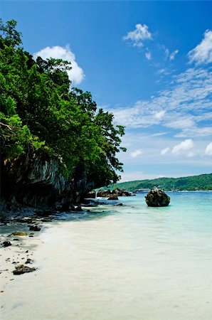 ko phi phi tropical island beach in thailand Foto de stock - Super Valor sin royalties y Suscripción, Código: 400-05372523