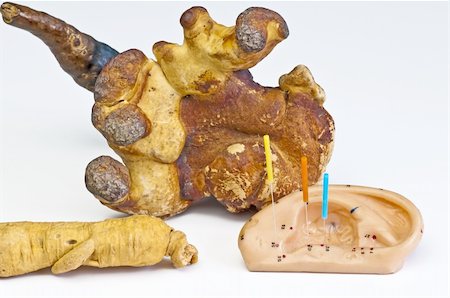Acupuncture needles, Ginseng and Reishi mushroom Photographie de stock - Aubaine LD & Abonnement, Code: 400-05373951