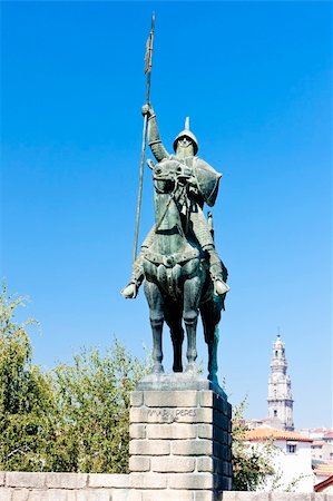 simsearch:400-05724405,k - Statue of Vimara Peres, Porto, Portugal Stock Photo - Budget Royalty-Free & Subscription, Code: 400-05373990