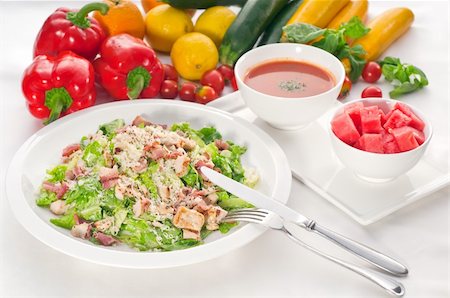 simsearch:400-07825089,k - fresh classic caesar salad  served with gazpacho soup,healthy meal Stockbilder - Microstock & Abonnement, Bildnummer: 400-05384895