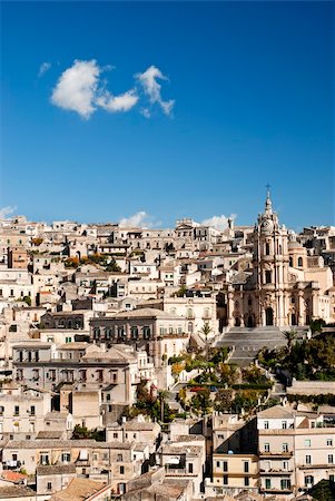 view of modica in sicily italy Foto de stock - Super Valor sin royalties y Suscripción, Código: 400-05386148