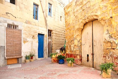 alley in old residential area of valetta malta Stock Photo - Budget Royalty-Free & Subscription, Code: 400-05386149