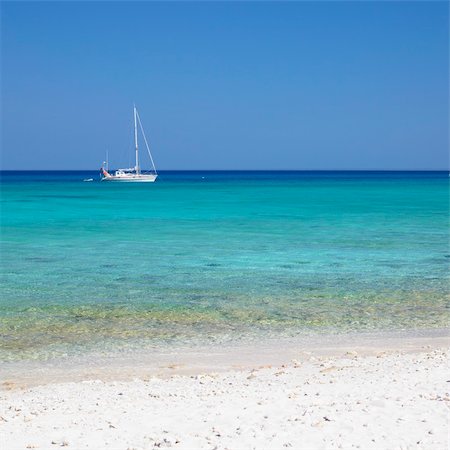 yacht, Caribbean Sea, Maria la Gorda, Cuba Stock Photo - Budget Royalty-Free & Subscription, Code: 400-05387232