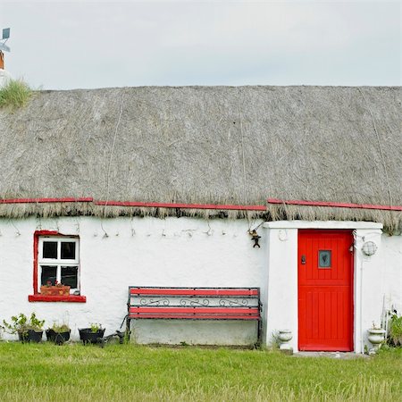 phbcz (artist) - cottage, Malin Head, County Donegal, Ireland Stockbilder - Microstock & Abonnement, Bildnummer: 400-05387277