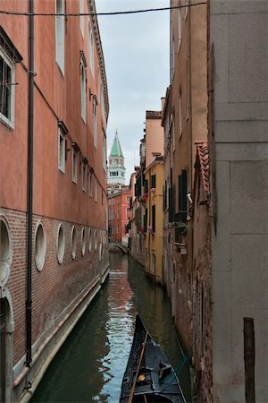 simsearch:400-05387623,k - Narrow Canal near the San Marco square in Venice Stock Photo - Budget Royalty-Free & Subscription, Code: 400-05387622
