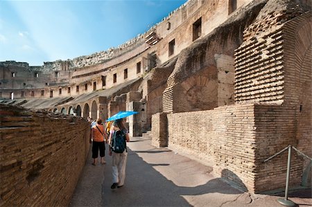 One level of the colosseum building in Rome, Italy Stockbilder - Microstock & Abonnement, Bildnummer: 400-05387658