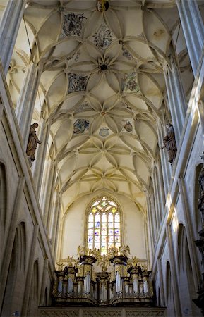 simsearch:400-05690626,k - interior of Cathedral of St. Barbara, Kutna Hora, Czech Republic Foto de stock - Super Valor sin royalties y Suscripción, Código: 400-05387898