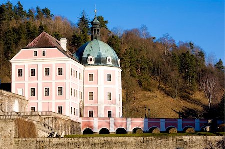 simsearch:400-05690633,k - castle Becov nad Teplou, Czech Republic Photographie de stock - Aubaine LD & Abonnement, Code: 400-05388379