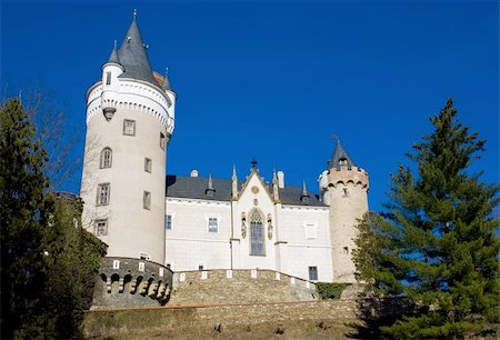 simsearch:400-05690633,k - Castle Zleby, Czech Republic Photographie de stock - Aubaine LD & Abonnement, Code: 400-05388398
