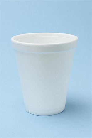 polystyrène - White Styrofoam cup on seamless background Photographie de stock - Aubaine LD & Abonnement, Code: 400-05388475