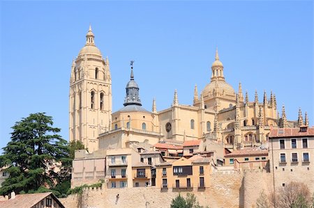 segovia - Segovia Cathedral, build between 14h and 18h centuries. (Segovia, Castilla y Leon, Spain) Foto de stock - Super Valor sin royalties y Suscripción, Código: 400-05380703