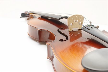 simsearch:400-05292647,k - String instrument  violin on white background Stock Photo - Budget Royalty-Free & Subscription, Code: 400-05380777