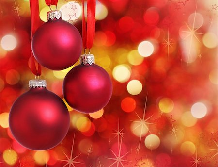 simsearch:400-07035531,k - Red Christmas tree decorations on lights background Fotografie stock - Microstock e Abbonamento, Codice: 400-05381794