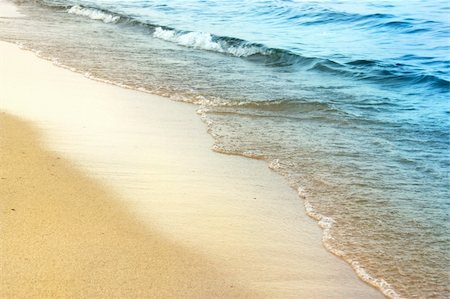 simsearch:400-07508735,k - Sea waves background with golden sand and foam ocean water Stockbilder - Microstock & Abonnement, Bildnummer: 400-05382436