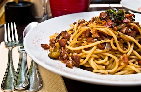 Italian meat sauce noodles on the table Stock Photo - Budget Royalty-Free & Subscription, Code: 400-05665656