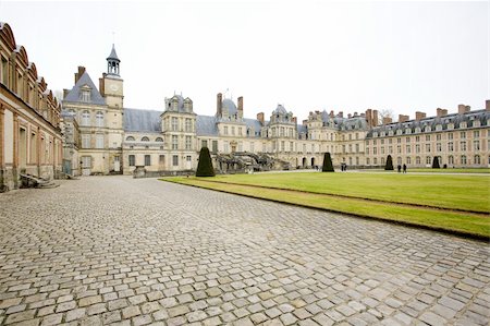 seine et marne - Palace Fontainebleau, Île-de-France, France Foto de stock - Super Valor sin royalties y Suscripción, Código: 400-05668500