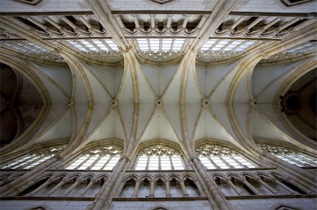 simsearch:400-05899180,k - interior of basilica Notre-Dame-de-l´Eoine, L'Epine, Champagne, France Stock Photo - Budget Royalty-Free & Subscription, Code: 400-05668518