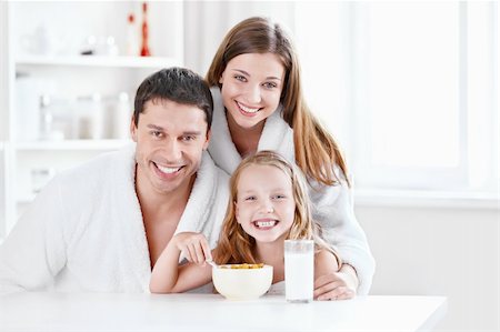Happy family in the kitchen Stock Photo - Budget Royalty-Free & Subscription, Code: 400-05668698