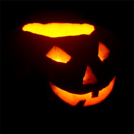 simsearch:400-04297954,k - lantern, illuminating pumpkin in dark night Stockbilder - Microstock & Abonnement, Bildnummer: 400-05674933