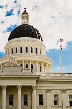 california capitol building in sacramento, Done and California State Flag Stock Photo - Budget Royalty-Free & Subscription, Code: 400-05675579