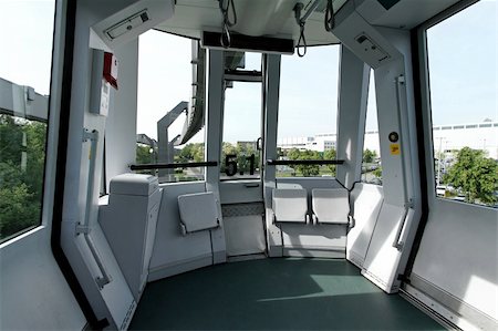 Automated sky train cabin interior without driver Foto de stock - Super Valor sin royalties y Suscripción, Código: 400-05676401