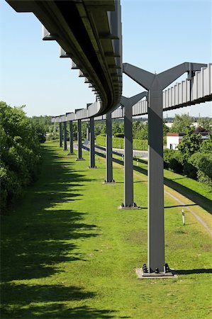Elevated mono rail for automated sky train Photographie de stock - Aubaine LD & Abonnement, Code: 400-05676403
