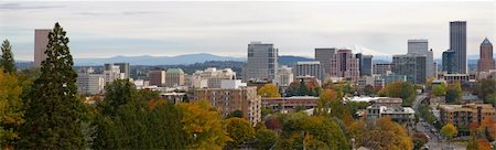 simsearch:400-06170841,k - Portland Oregon Downtown City Skyline in Fall Panorama View Photographie de stock - Aubaine LD & Abonnement, Code: 400-05678529