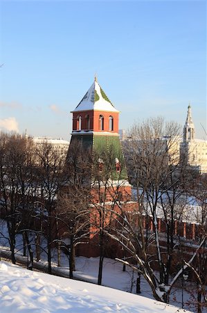 Moscow Kremlin's cathedrals-Ivan the Great Bell Tower and Archangel's Cathedral Stock Photo - Budget Royalty-Free & Subscription, Code: 400-05679374