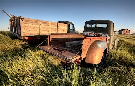 Vintage Farm Trucks Saskatchewan Canada weathered and old Photographie de stock - Aubaine LD & Abonnement, Code: 400-05679782