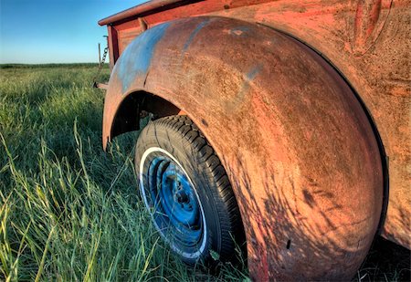 deserted country farm - Vintage Farm Trucks Saskatchewan Canada weathered and old Stock Photo - Budget Royalty-Free & Subscription, Code: 400-05679798