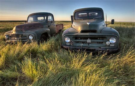 deserted country farm - Vintage Farm Trucks Saskatchewan Canada weathered and old Stock Photo - Budget Royalty-Free & Subscription, Code: 400-05679791