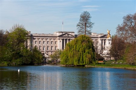 Buckingham Palace in London, England, UK Stock Photo - Budget Royalty-Free & Subscription, Code: 400-05670044