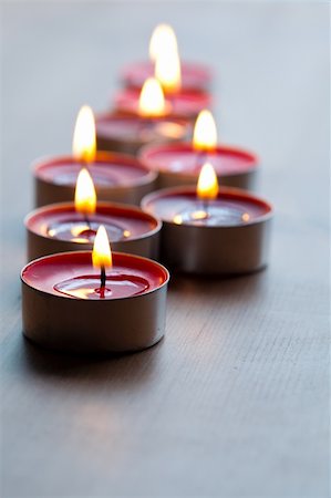 Close-up of red tea-light candles for Christmas Stock Photo - Budget Royalty-Free & Subscription, Code: 400-05673084