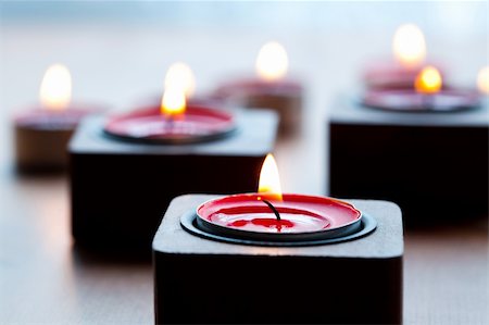 Close-up of red tea-light candles for Christmas Stock Photo - Budget Royalty-Free & Subscription, Code: 400-05673088