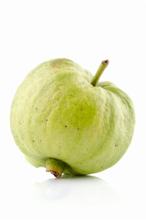 simsearch:400-04315300,k - Single organic guava fruit on white background Foto de stock - Super Valor sin royalties y Suscripción, Código: 400-05687794