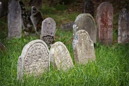 Old Jewish cemetery, Czech Republic Foto de stock - Royalty-Free Super Valor e Assinatura, Número: 400-05689331