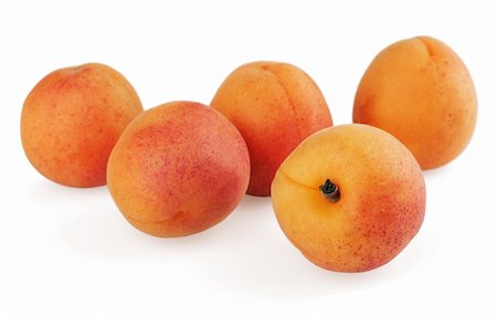 simsearch:400-07667203,k - Fresh apricots isolated on a white background Stock Photo - Budget Royalty-Free & Subscription, Code: 400-05680997