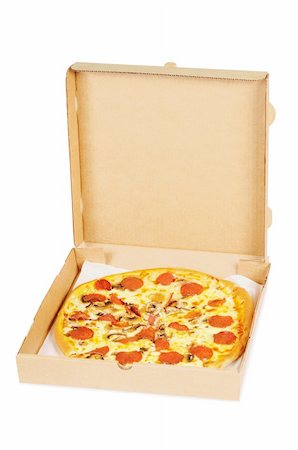 simsearch:400-04302812,k - Pizza  with  pepperoni in a box. Isolated on white. Fotografie stock - Microstock e Abbonamento, Codice: 400-05682431