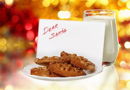 Cookies and milk for Santa on the christmas background Foto de stock - Super Valor sin royalties y Suscripción, Código: 400-05683549