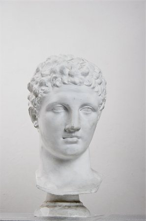 pergamepaper (artist) - high key composition with statue head on white Photographie de stock - Aubaine LD & Abonnement, Code: 400-05683868